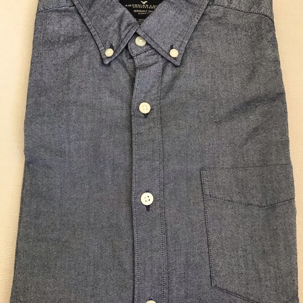 Men’s American Eagle long sleeve shirt. Size Medium.